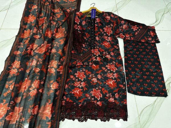 3 Pcs women's stitched Printed suit - Image 2