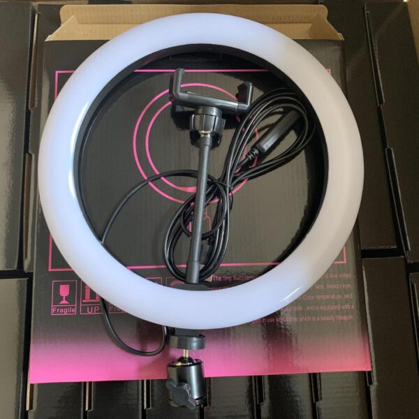 Adjustable Light Modes Like Daylight, Warm White , And Cool White Ring Light - Image 3