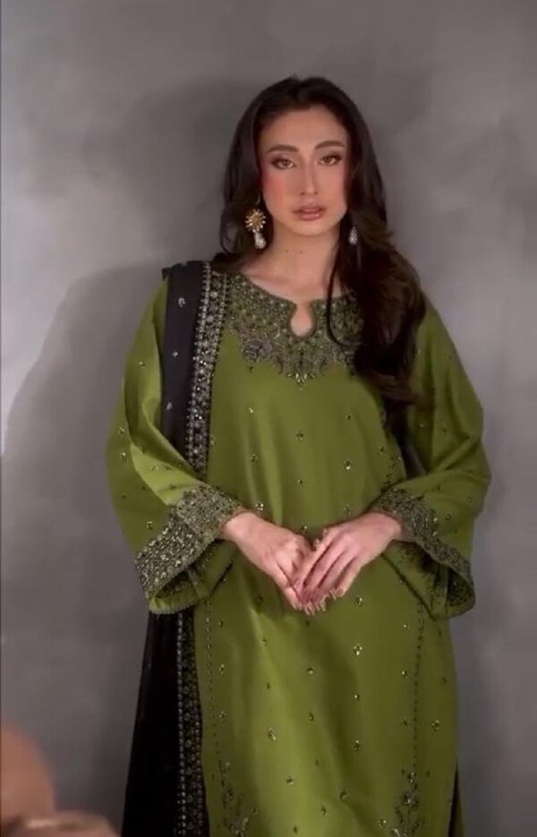 3 PCs Women's Stitched Embroidered linen suit
